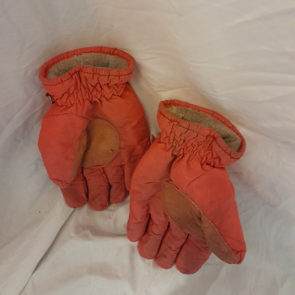 FREE WITH PURCHASE - Vintage 1990's Promark Orange Ski Gloves Neon Gorpcore - Picture 6 of 8
